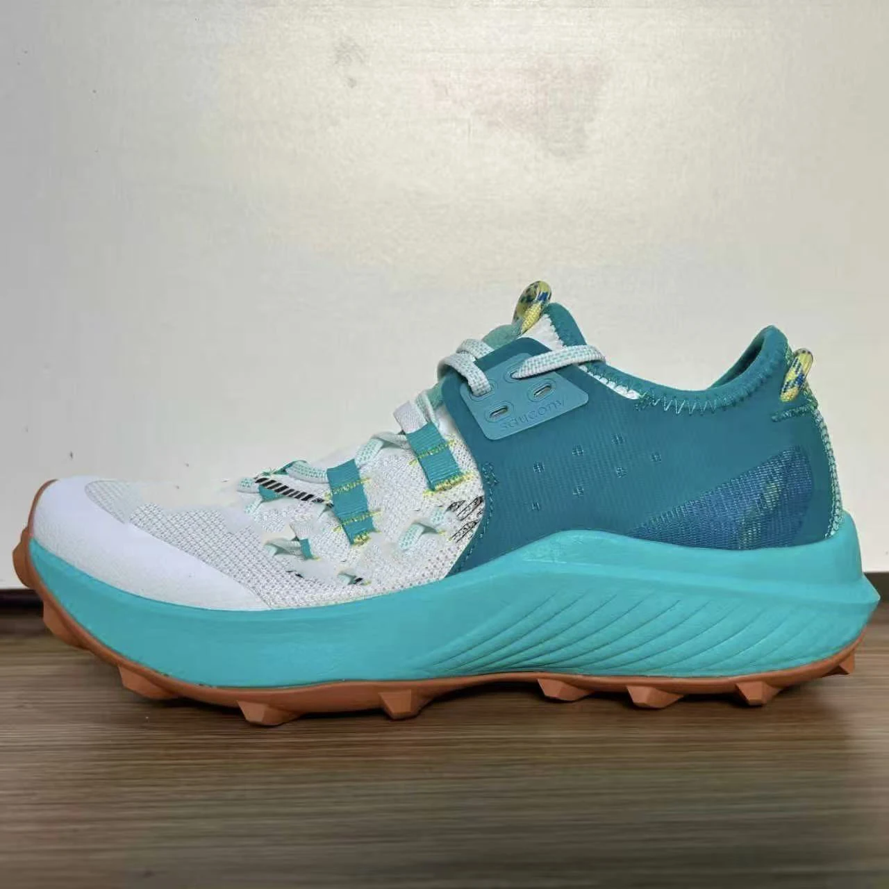 2025 Summer Bestseller Breathable Unisex Sprint Running Shoes Outdoor Running Shoes Marathon Running Shoes Track and Field Runni