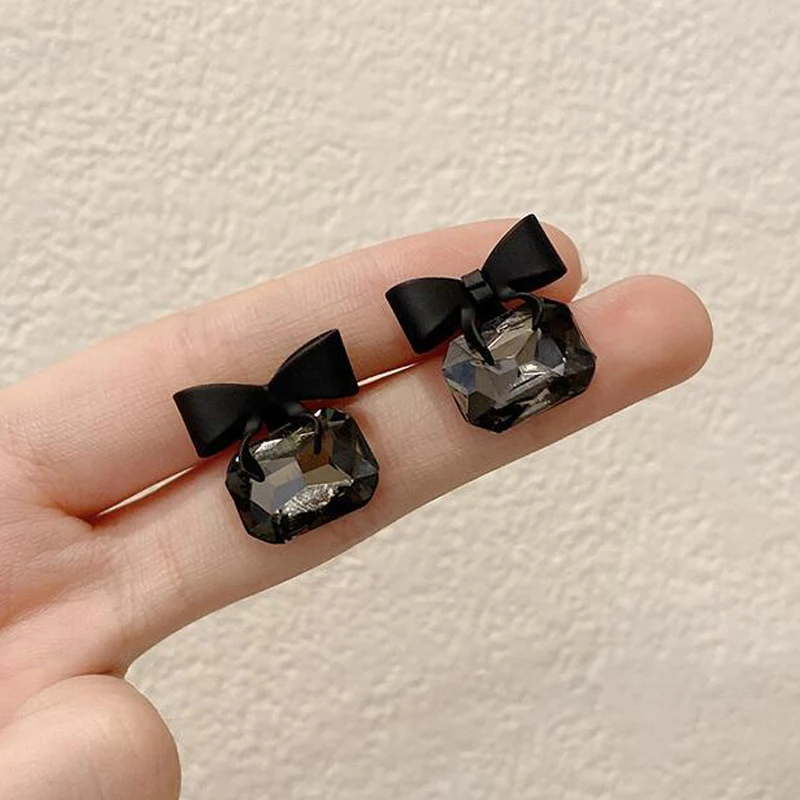 Elegant Black Rhinestones Crystal Earrings Lovely Square Bow Earrings for Women Sweet Jewelry as Gift Pendientes Mujer Bijoux