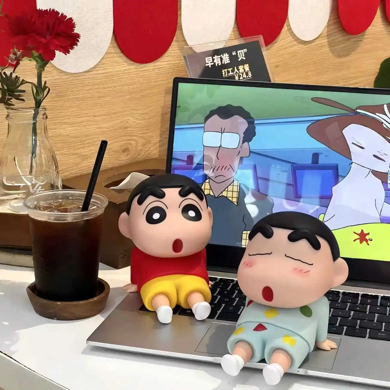 Crayon Shin-Chan Figures Phone Holder Kawaii Anime Desktop Ornaments Cartoon Watching TV Phone Support Cute Doll Decorations