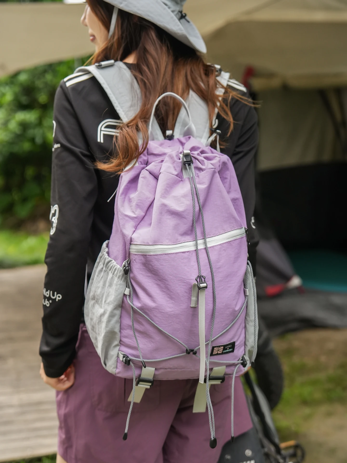 アウトドアスポーツサイクリングバックパックカジュアルトラベルバッグ男性女性ハイキングマウンテンドローイングロープバックパック軽量ナイロン素材