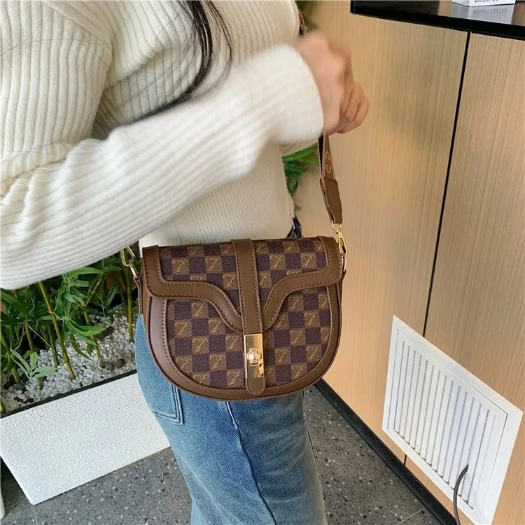 

2025 Designer Style Saddle Bag Women, Quilted Magnetic Closure 3-Way Shoulder Crossbody Purse