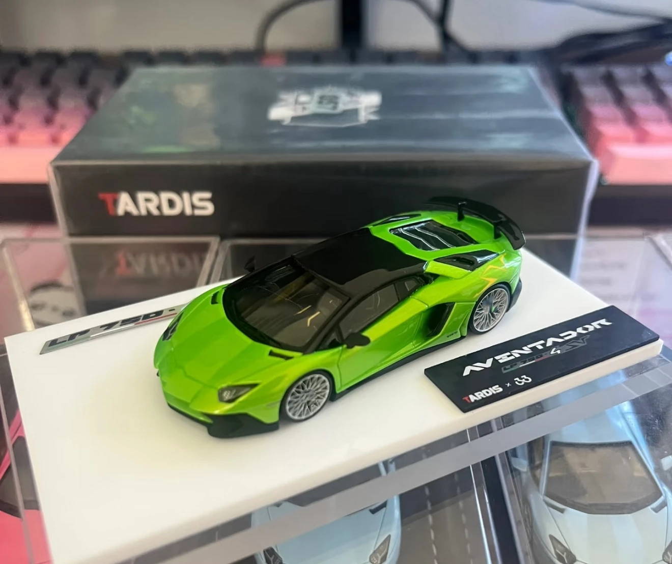 

Tardis1:64 LP750 sv Литая под давлением модель автомобиля из смолы Ограниченная серия Новый продукт