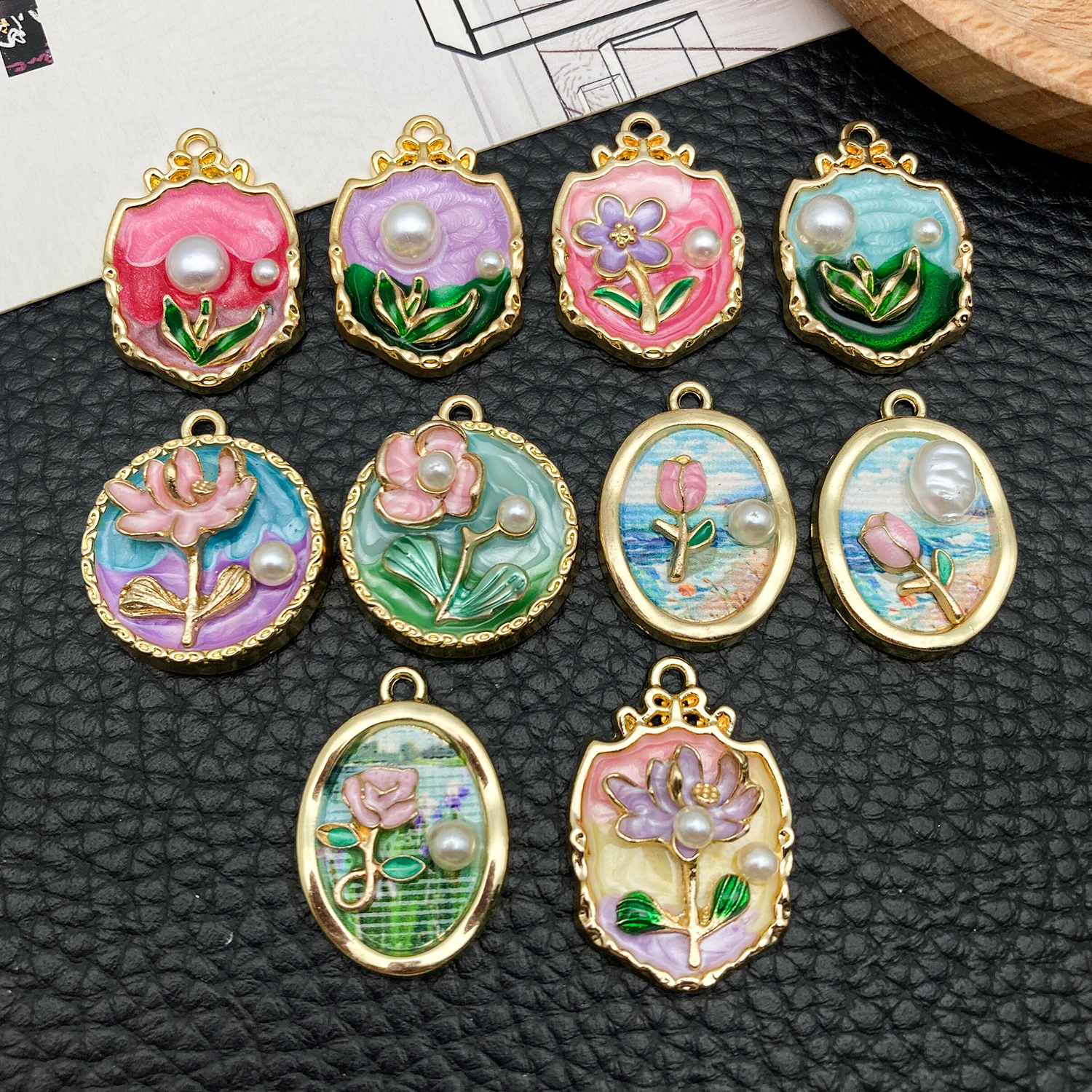 2/10pcs Exquisite Oil-Painting Style Floral Enamel Pendants – Vintage Blossoms + Pearls, Elegant DIY Jewelry Treasures.