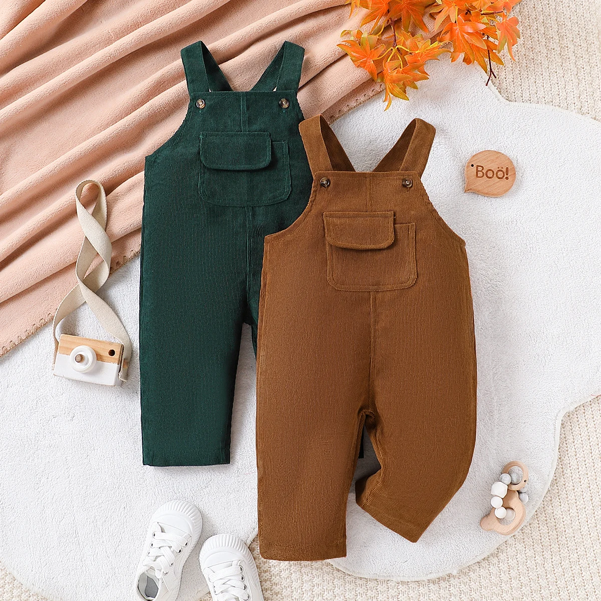 

2-piece combination set for baby boys, fashionable pockets, decorative shoulder straps, long pants for spring and autumn seasons