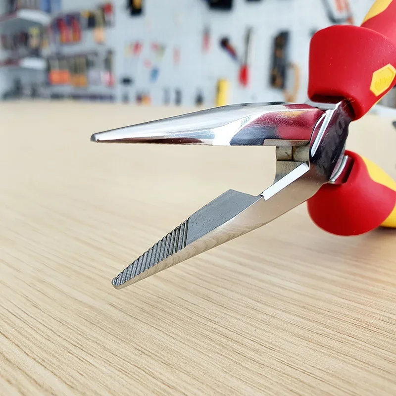 

WIHA 26720 1000V Insulated Needle Nose Pliers with Cutting Edge 160mm Straight Shape Electrician Pincer for Gripping and Cutting