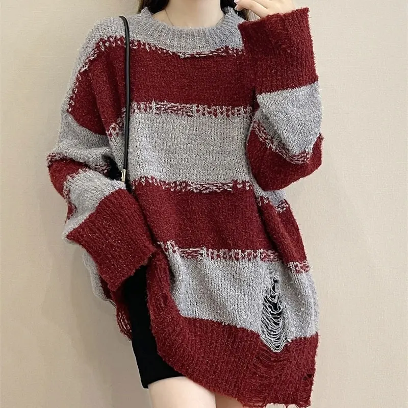 

Fashion Striped Spliced Sweaters Contrasting Colors 2023 Autumn Winter Korean Hole Loose Female Clothing O-Neck Knitted Jumpers