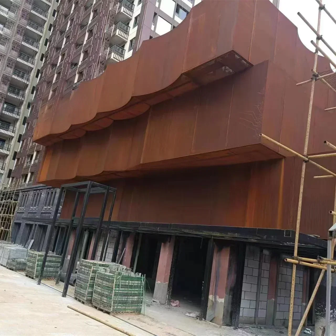 Corten Steel Facade Curtain Wall Building Decorative Screen Partition Perforated Metal Facade rust Cladding Panel