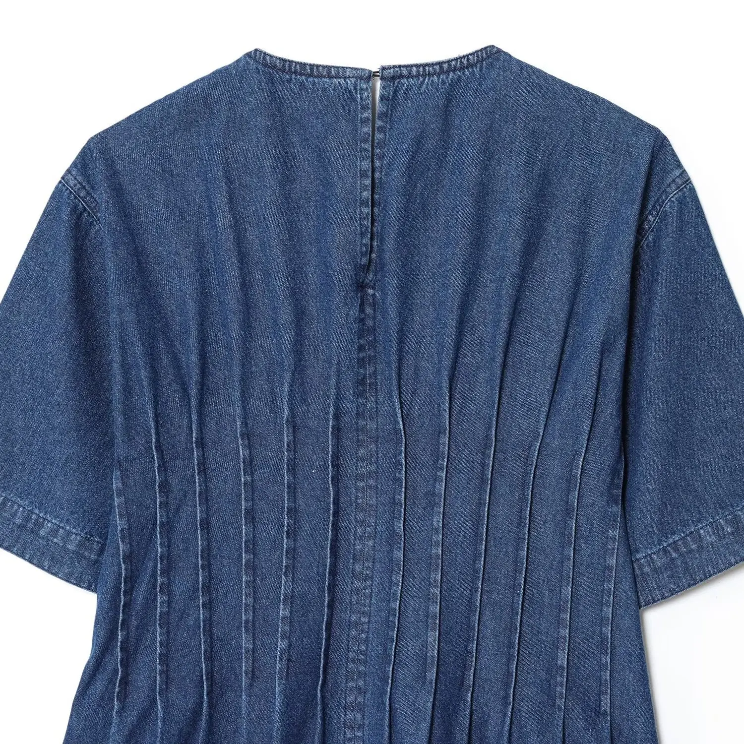 

Topenomi Fashion Denim Shirt Women Simple Round Neck Pleated Waist Slim Fit Crop Top Summer Short Sleeve Casual Versatile Blouse