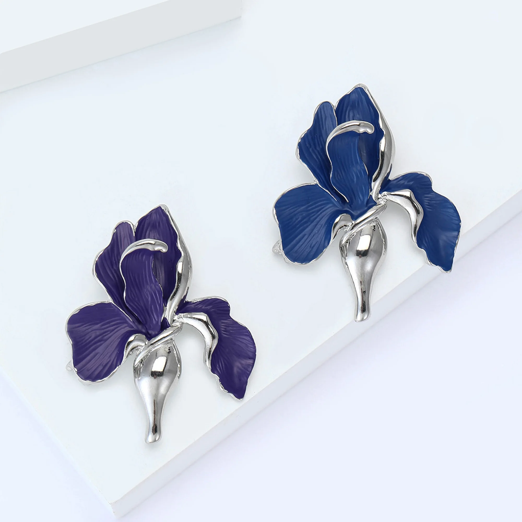 Beaut & Berry Klassieke Emaille Phalaenopsis Orchidee Broches voor Vrouwen Plant Bloem Pins Casual Party Vrienden Accessoires Nieuwe Geschenken