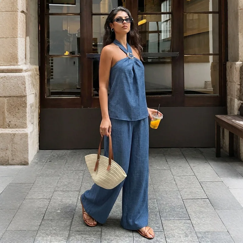 Women's Textured Halter Neck Two-Piece Set with Buckle Decoration, Sleeveless Top, Loose Wide-Leg Pants, Vacation Outfit