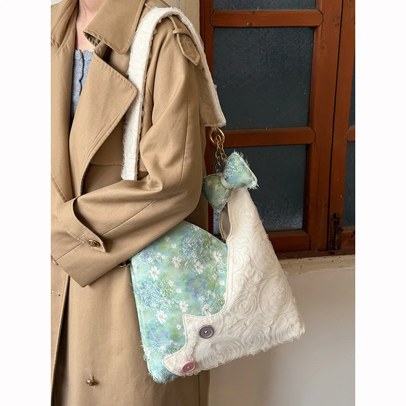 

2026 New Spring and Summer Niche Design Fresh Wind Texture Large Capacity Messenger Bag Fashionable Shoulder Tote Bag