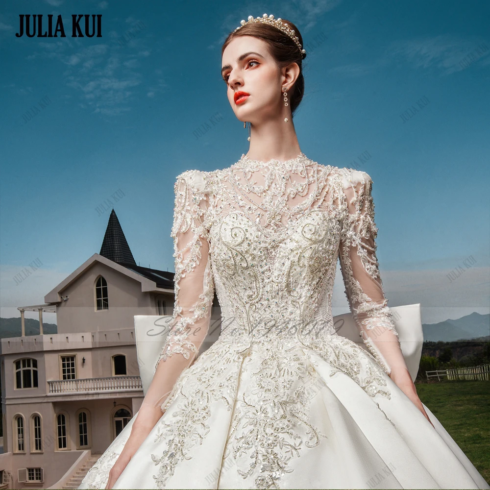 Julia Kui-vestido de novia de satén personalizado, vestido de novia con cuentas, bordado de perlas, encaje, mangas completas, cuello alto, falda nupcial de princesa