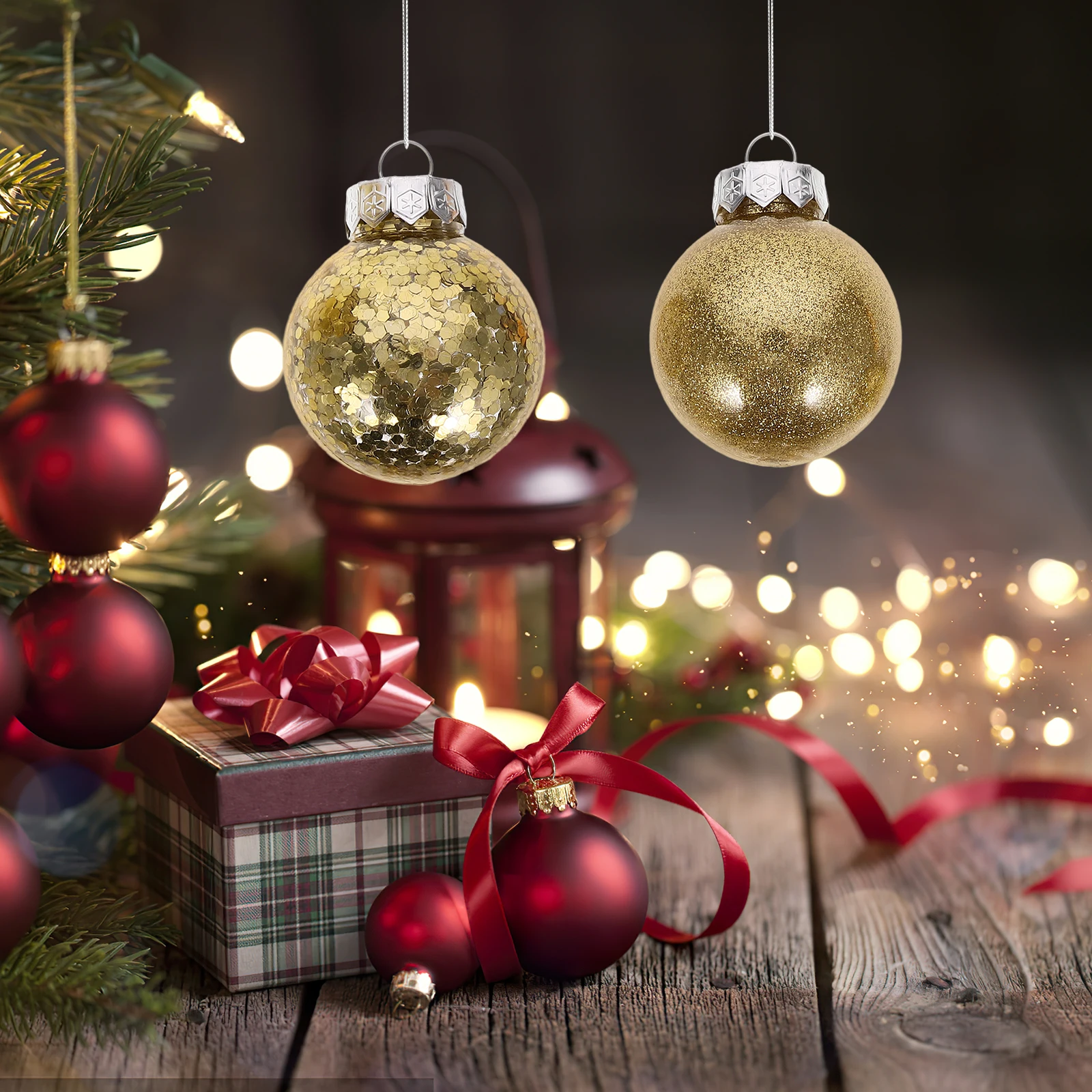 

30Pcs Christmas Balls Hanging Ornaments Long-Lasting Xmas Tree Decor Classic Ball Ornaments Hanging Decorations