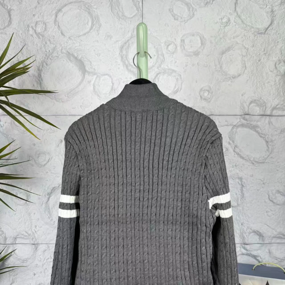 Luxury Brand Men Down Jacket Winter Men High Quality Hooded Warm Sweater Casual Thicken Male Designer Winter Jackets Warm Coat