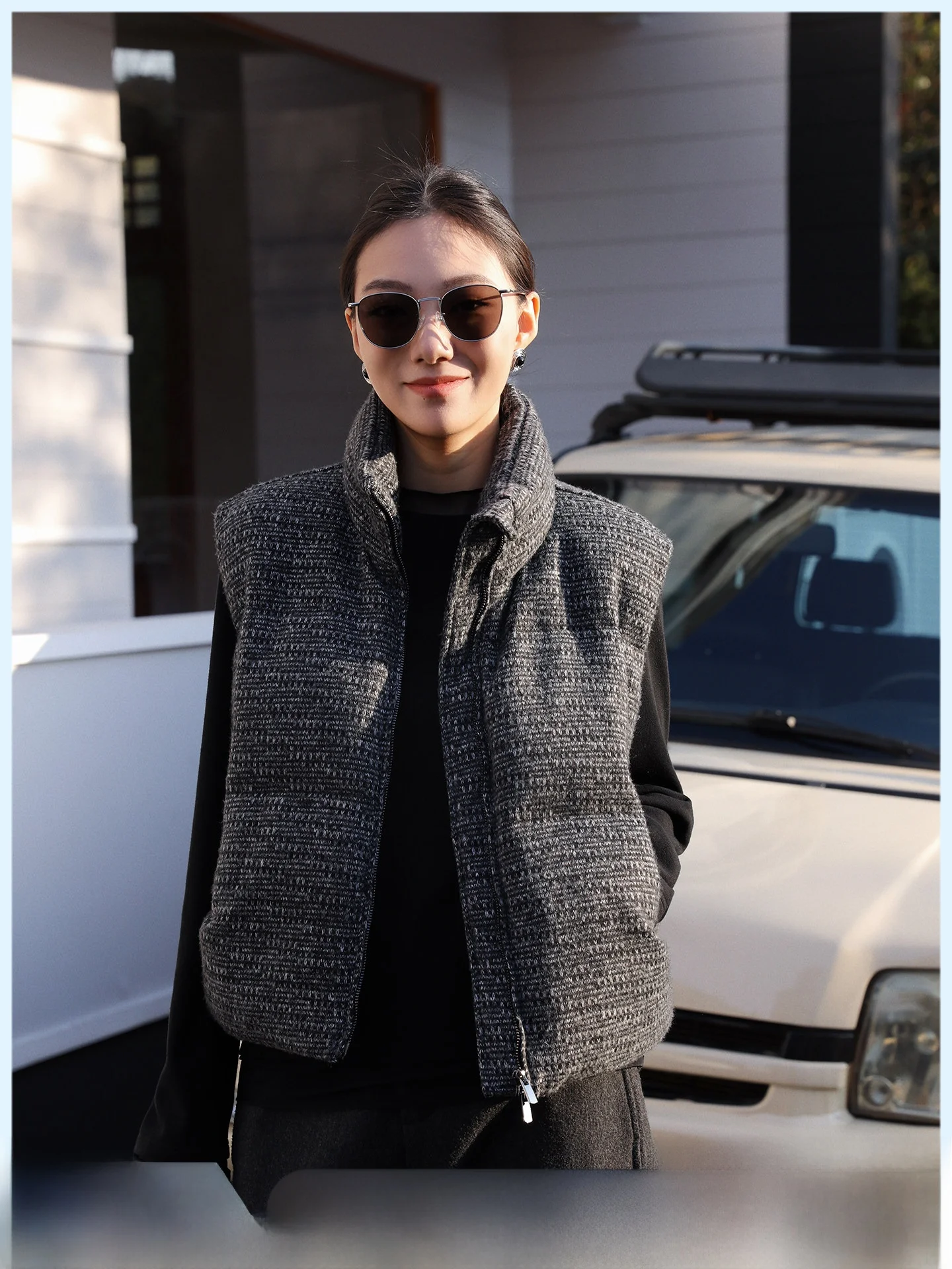 

Winter New Loose Fit Zipper Stand Collar down Vest Women's Fashionable Ageless Sleeveless Goose down Vest Commute Style