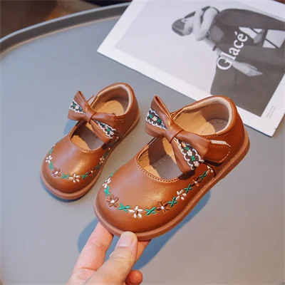 Embroidered Pearl Bow Round Toe Beige/brown Princess Shoes, Spring and Autumn Fashion Outdoor PU Shoes for Girls, Size 21-34