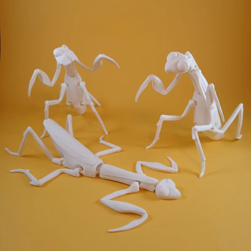 

Fun and cute mantis 3D printed with flexible joints