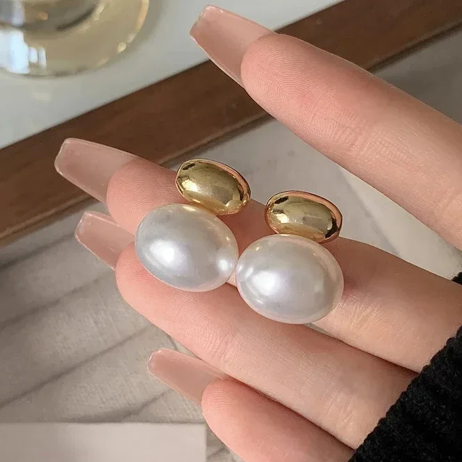 French Elegant Gold Color Bean Spliced Flat Pearl Earrings for Korean Fashion Jewelry Party Women\'s Sweet Accessories 2023 New