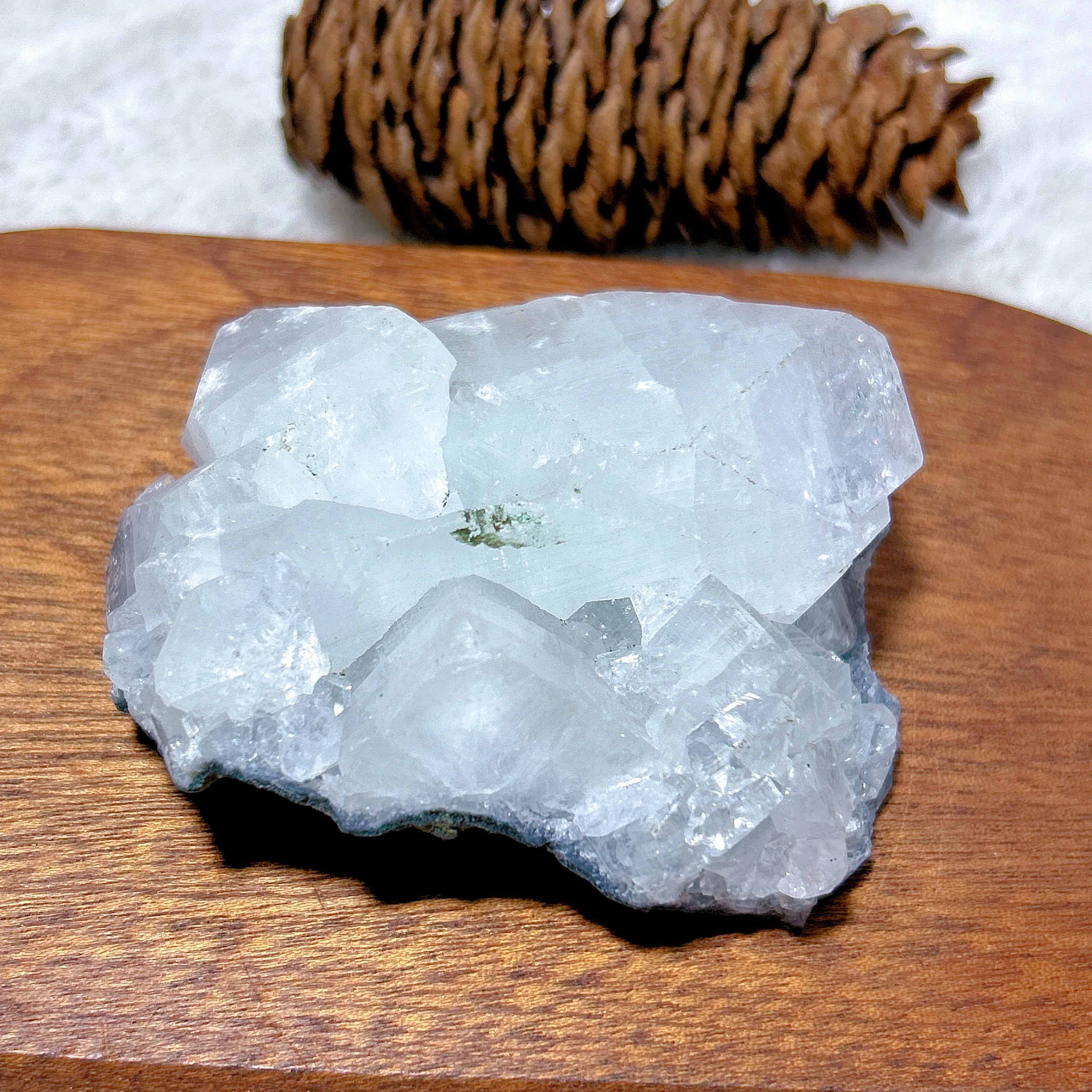 Natural Crystal Apophyllite Cluster Specimen Raw High Quality Healing Mineral Energy Stone Reiki Home Decorations Gift