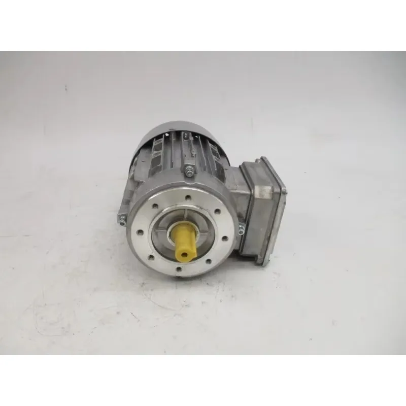 

MERAXX07132V1 230400V 184106A NSMP Специализированный контроллер в оригинальной упаковке