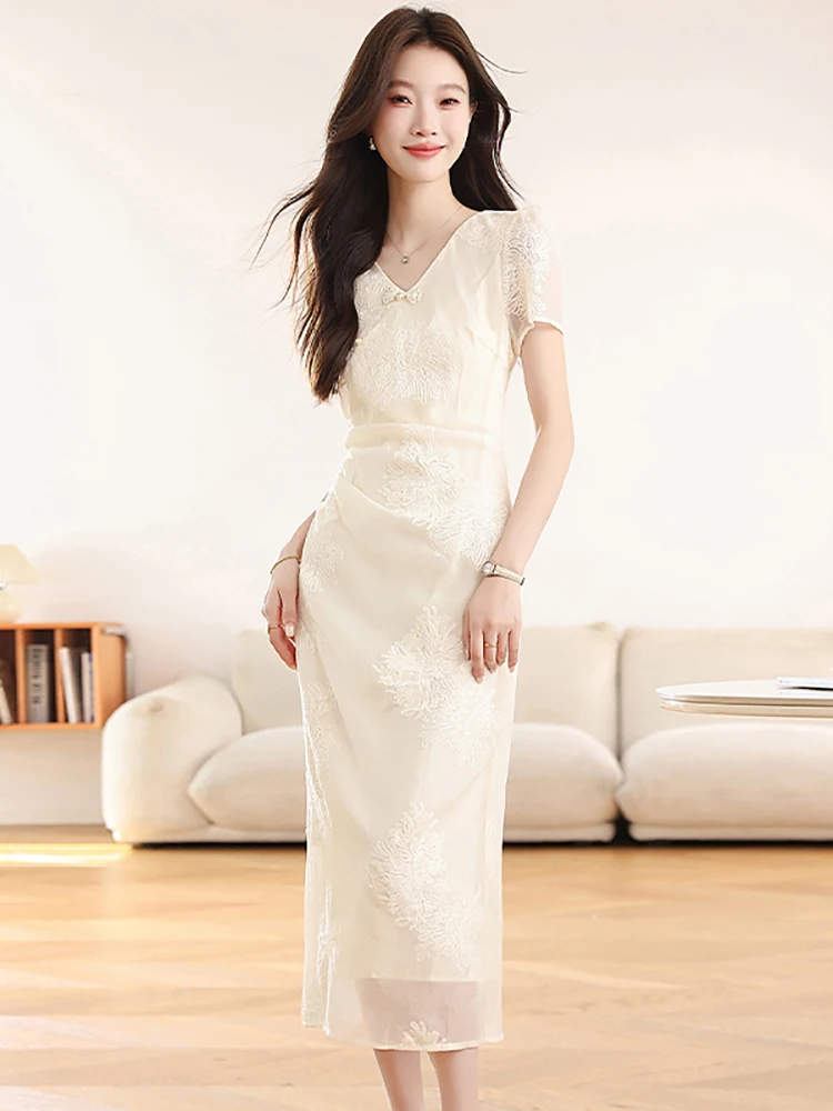 

Новое белое платье с цветочной вышивкой, коротким рукавом и V-образным вырезом, летнее корейское облегающее праздничное платье, элегантное роскошное вечернее платье для женщин 2026 года