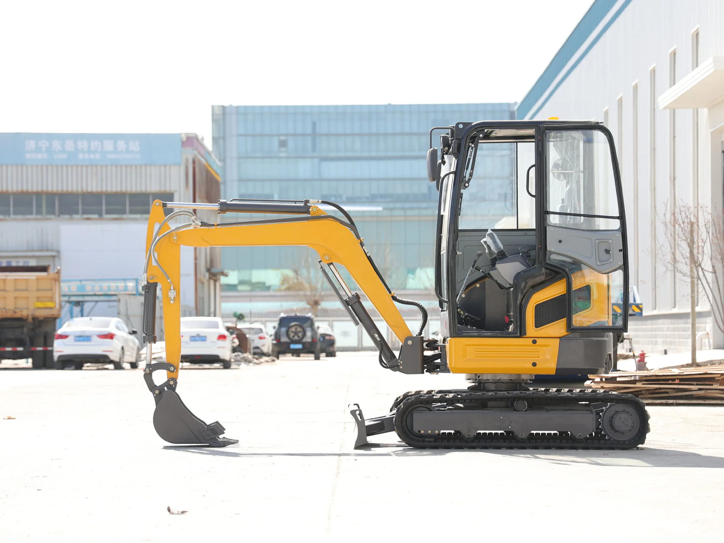 Mini Excavator 2.5 T EURO 5 Engine China Cheap 2 Ton Crawler 1.8 T Home Digger 3 T Bagger Farm For Sale Customized Free Shipping