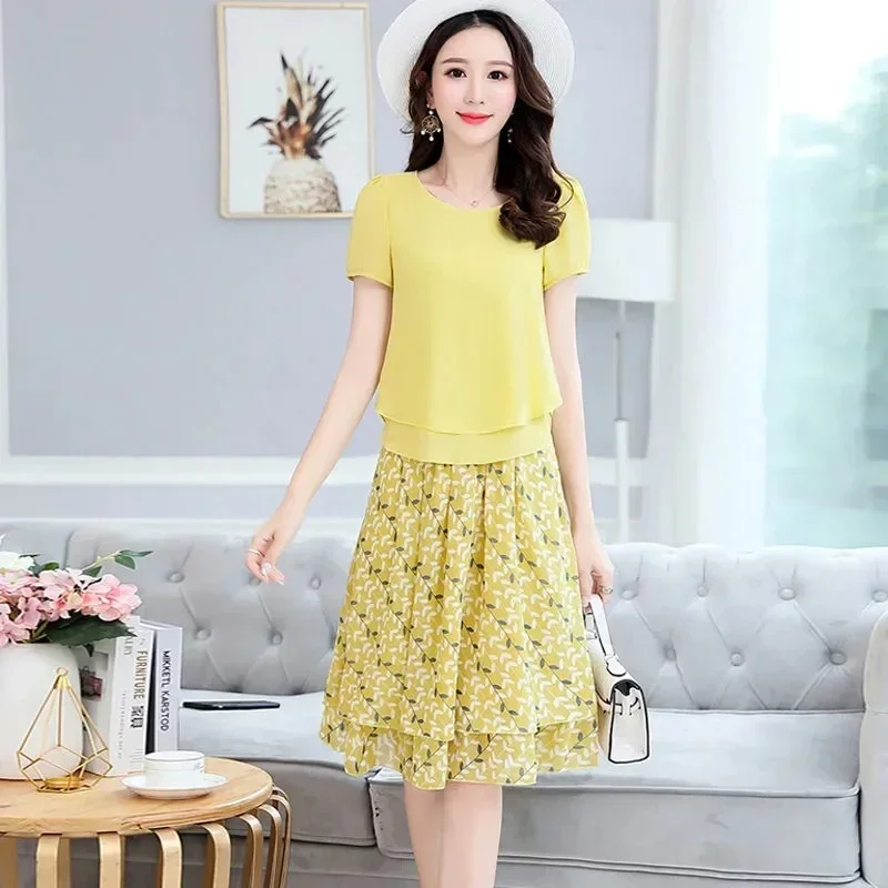 

Plus Size 5Xl 4Xl Summer Chiffon Print Skirt Suit Women Fashion Beach 2 Piece Set Casual Short Sleeve Top + Pleated Skirt J136