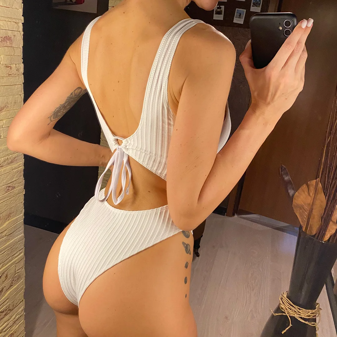 S - XL Sexy weißer, gerippter, rückenfreier Badeanzug mit Ausschnitten, Damen-Badebekleidung, Badeanzug mit hohem Beinausschnitt, Badeanzug, Modell V5889 – Detail 6