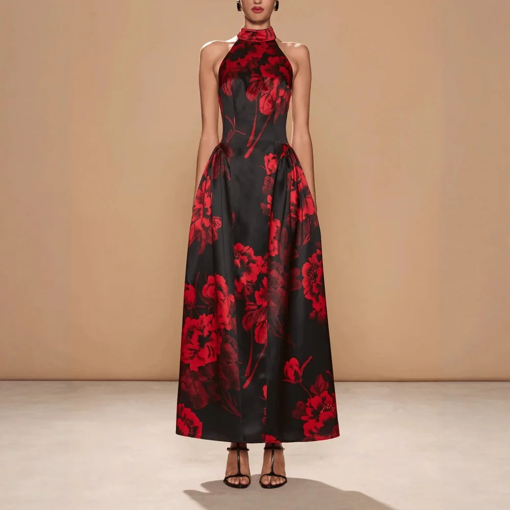 Nieuwe Europese en Amerikaanse dameskleding, modieus en eenvoudig nekhangend, rugloos, nauwsluitend temperament, grote pendulu