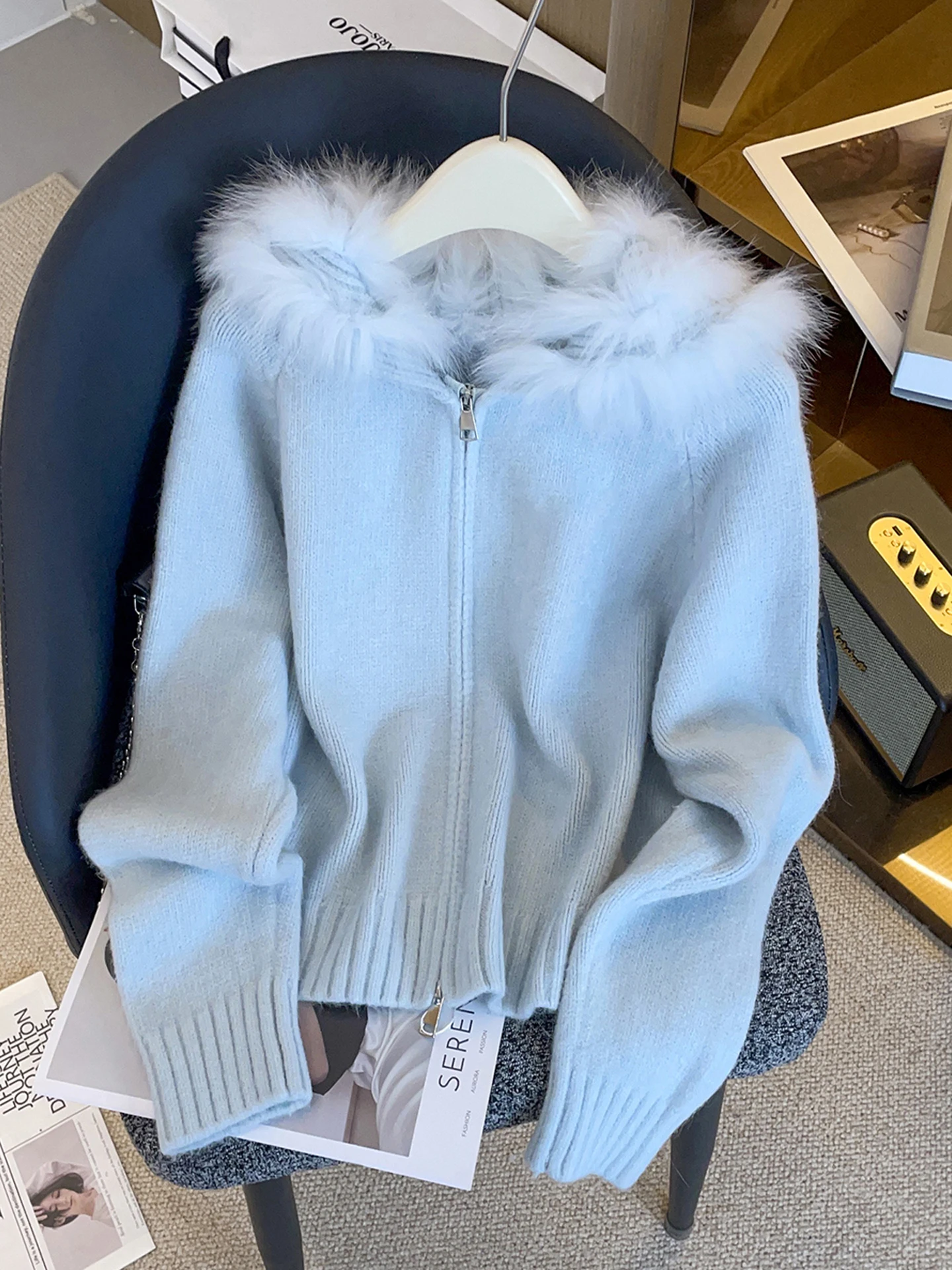 

High-End Women's Knitted Cardigan Sweater with Fur Collar And Hat Autumn Winter Faion Commute Sle Regular Fit Medium Soft...