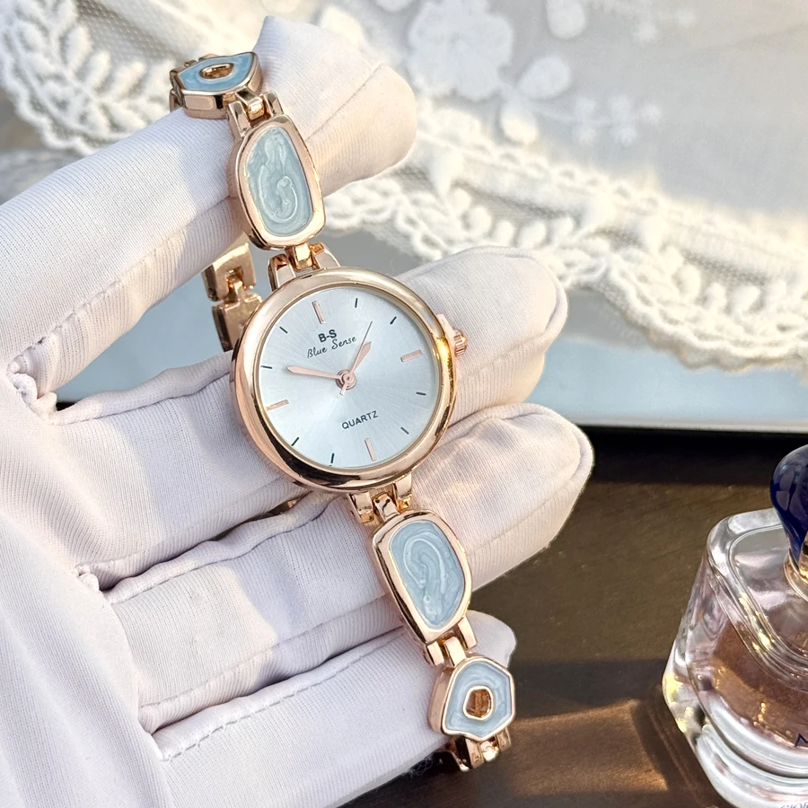 Women's Quartz Wristwatch Irregular Bracelet Design Simple Elegant Personality Round Sun Pattern Ladies Watch