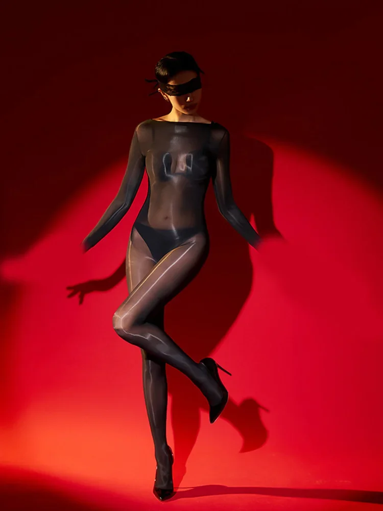 Donne sexy trasparenti trasparenti olio lucido body elastico aderente perizoma stretto tute color caramello body da cameriera cosplay senza soluzione di continuità