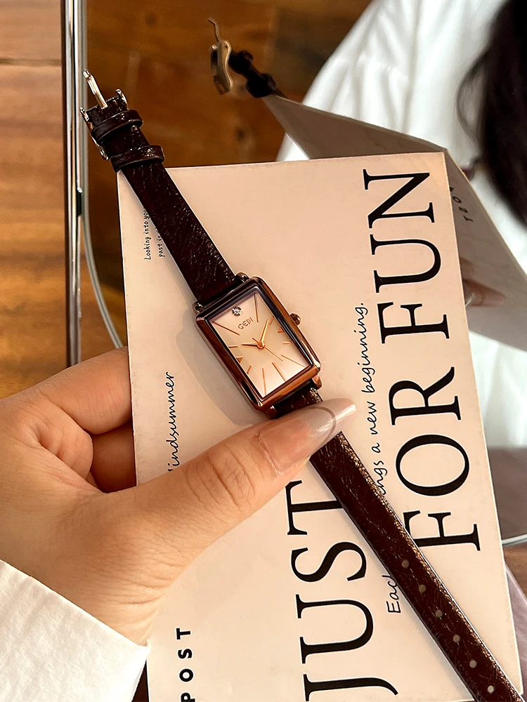 2025 New Rectangle Elegant Temperament Women's Watch Vintage Leather Waterproof Quartz Watch