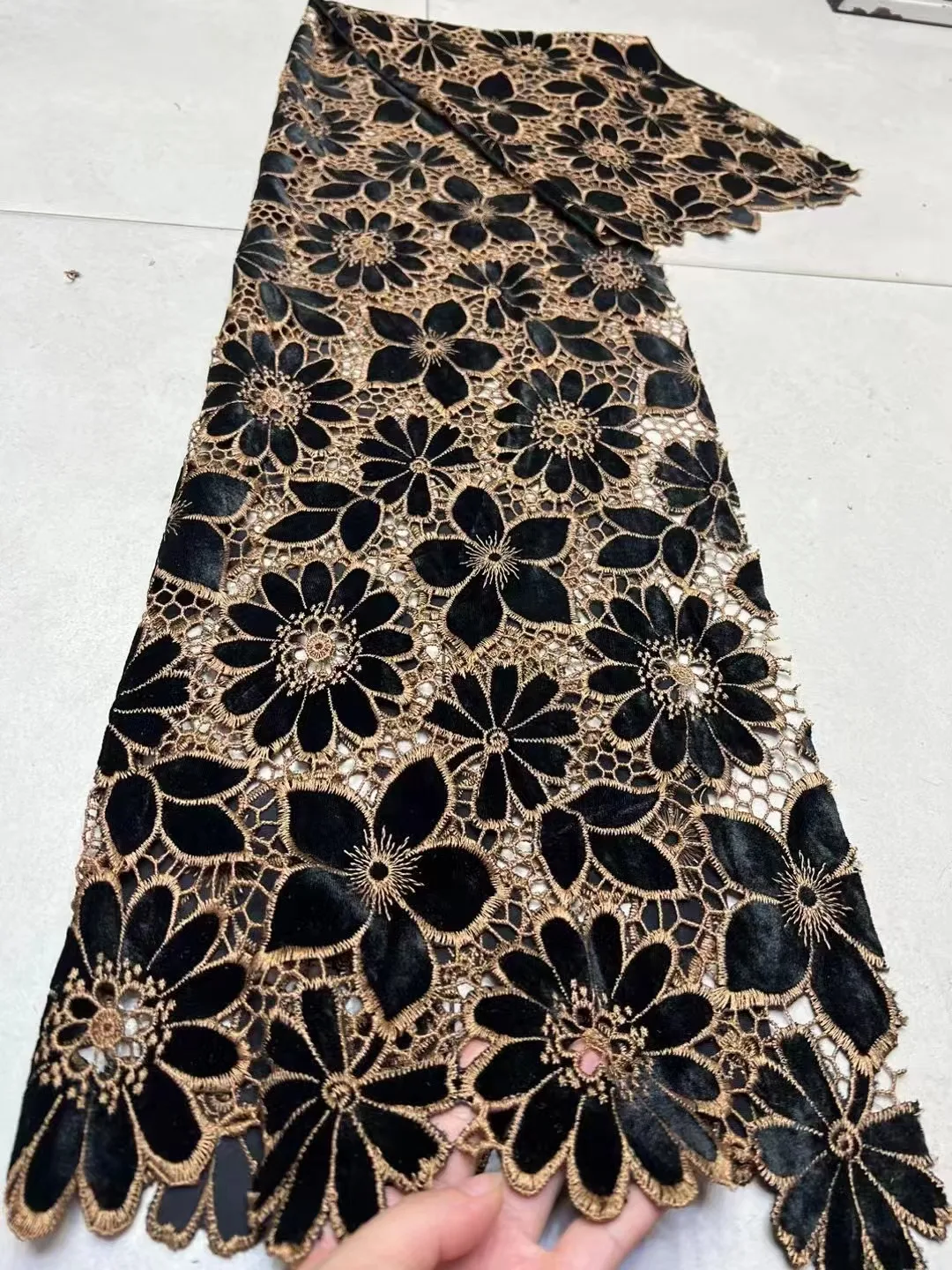 Fashion African Velvet Lace Fabrics 2026 High Quality Women Party Women Embroidery Nigerian French Lace Materials For Wedding