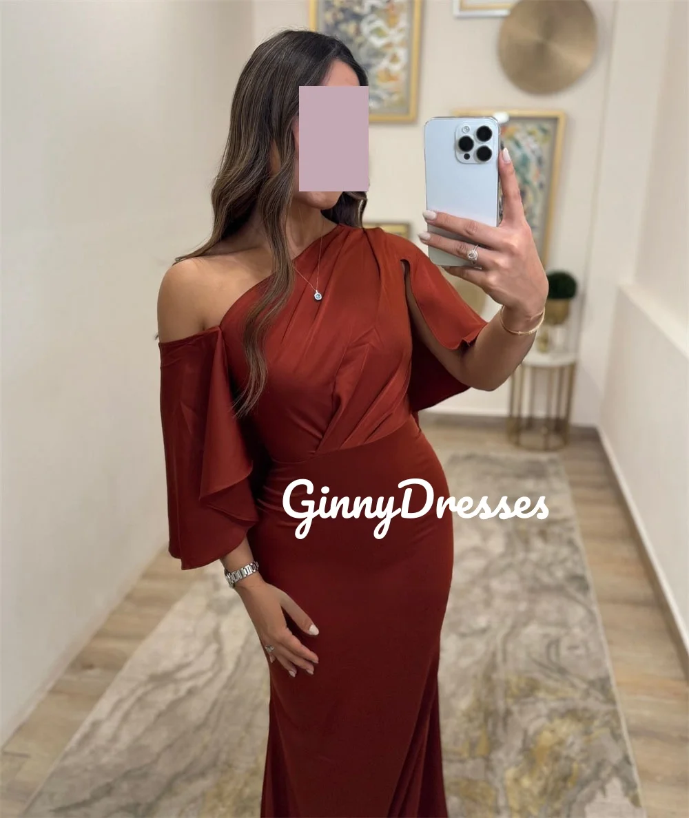 Платья для выпускного вечера по индивидуальному заказу. Глубокое одно плечо. Вечернее платье длиной до пола с рюшами. Вечернее платье с бретелями на молнии.