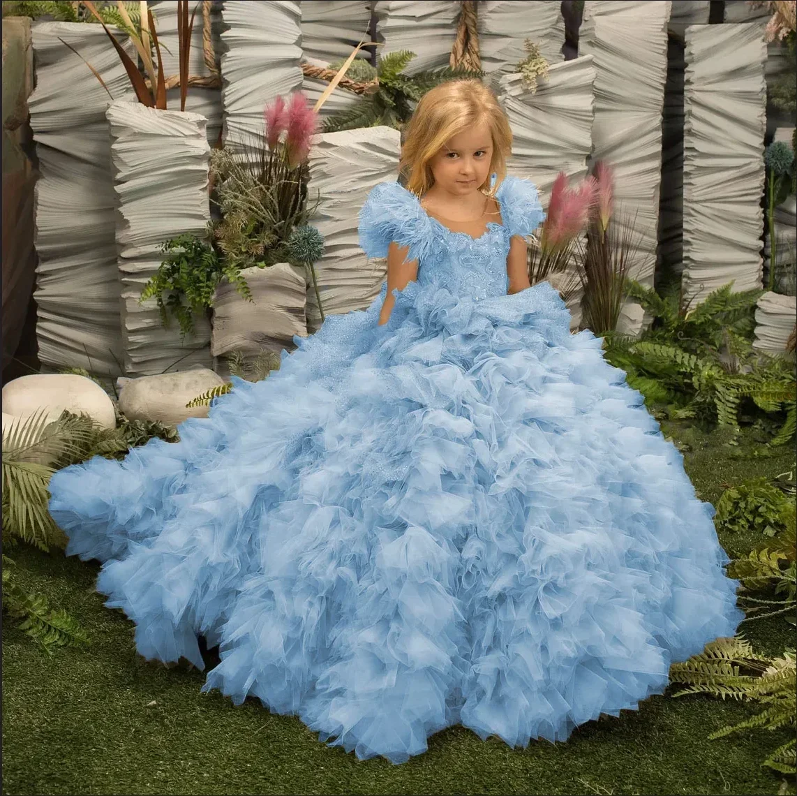 

Blue Lce Tulle Puffy Flower Girl Dress for Wedding Short Sleeve Floor Length Layered Feather Cute Girl Birthday Party Ball Gown