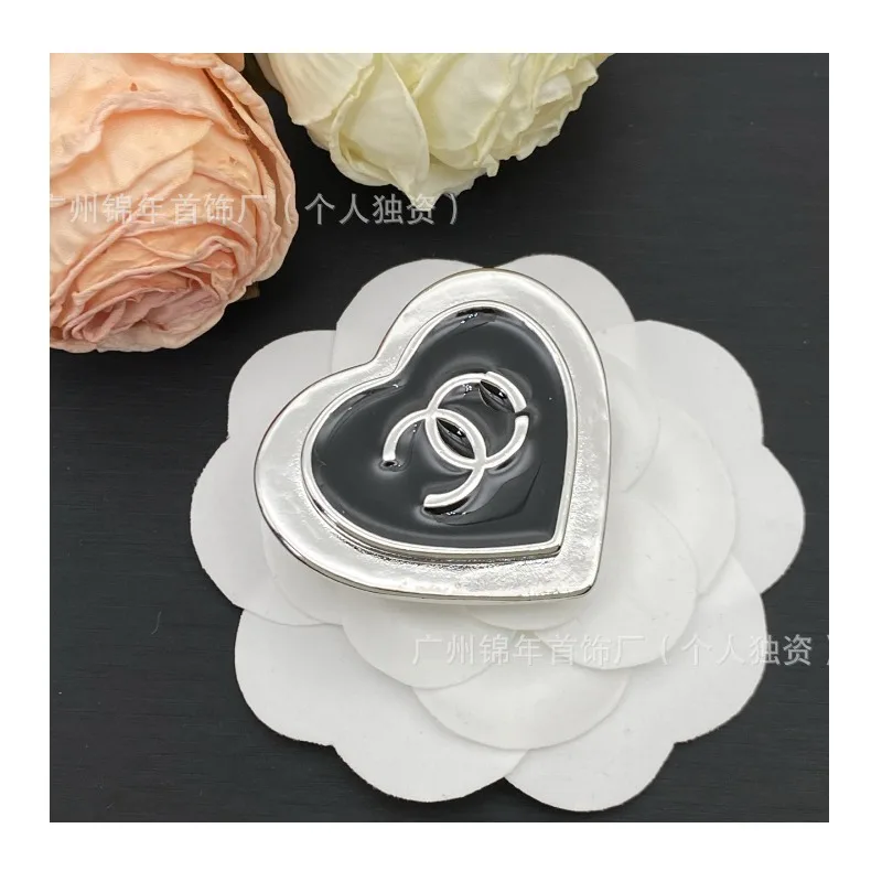 

Love Double Enamel Brooch Light Luxury Retro Silver Black Color Scheme Pin High Sense Suit Coat Accessories Women