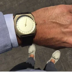 Montre-bracelet à cadran carré pour homme, mouvement à quartz suisse, montre de plongée à 2024 m, horloge unique, 24 heures sur 24, bracelet en cuir, cadeau d'horloge, mode 100