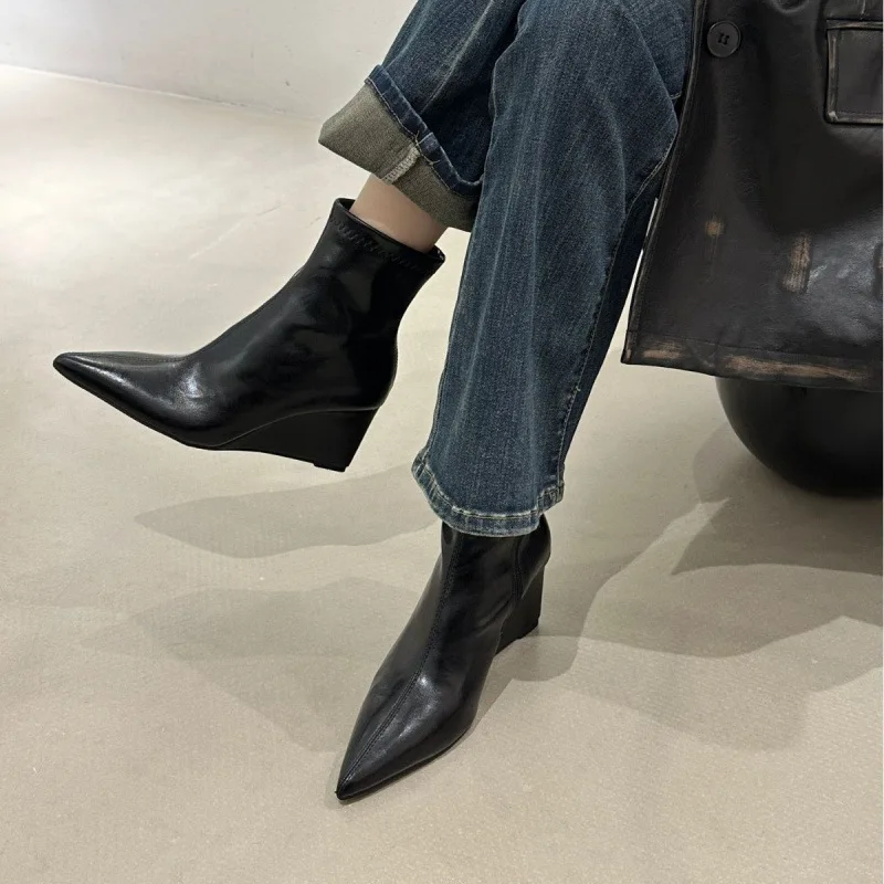 Brown high-heeled short boots for women's winter new style pointed elastic slim boots Maillard retro wedge boots