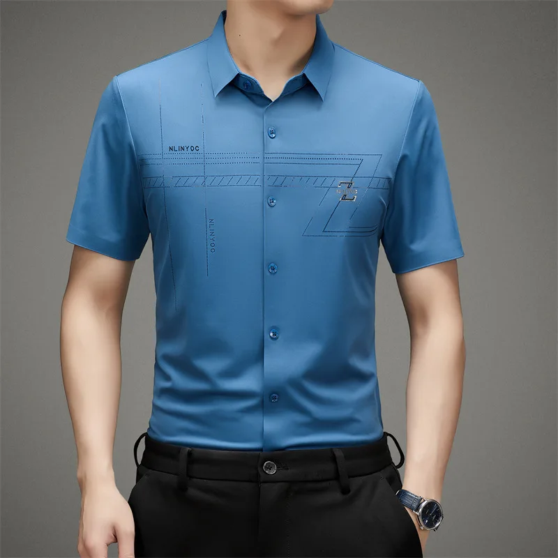 Camiseta de manga corta con cuello vuelto para hombre, camisa informal de negocios, ligera, de seda de hielo, Color sólido, verano, 2023