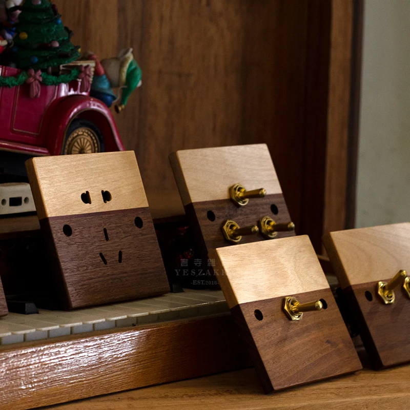 لوحة تبديل من الخشب الصلب 86 نوع مفاتيح قياسية قطب واحد تحكم مزدوج مخرج كهربائي ملحقات غطاء جدار رافعة نحاسية