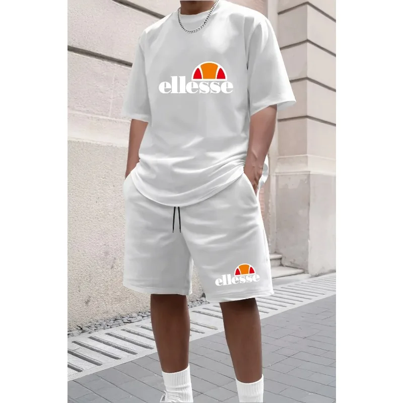 

New men's casual and fashionable outdoor clothing for the summer of 2026, with a simple style