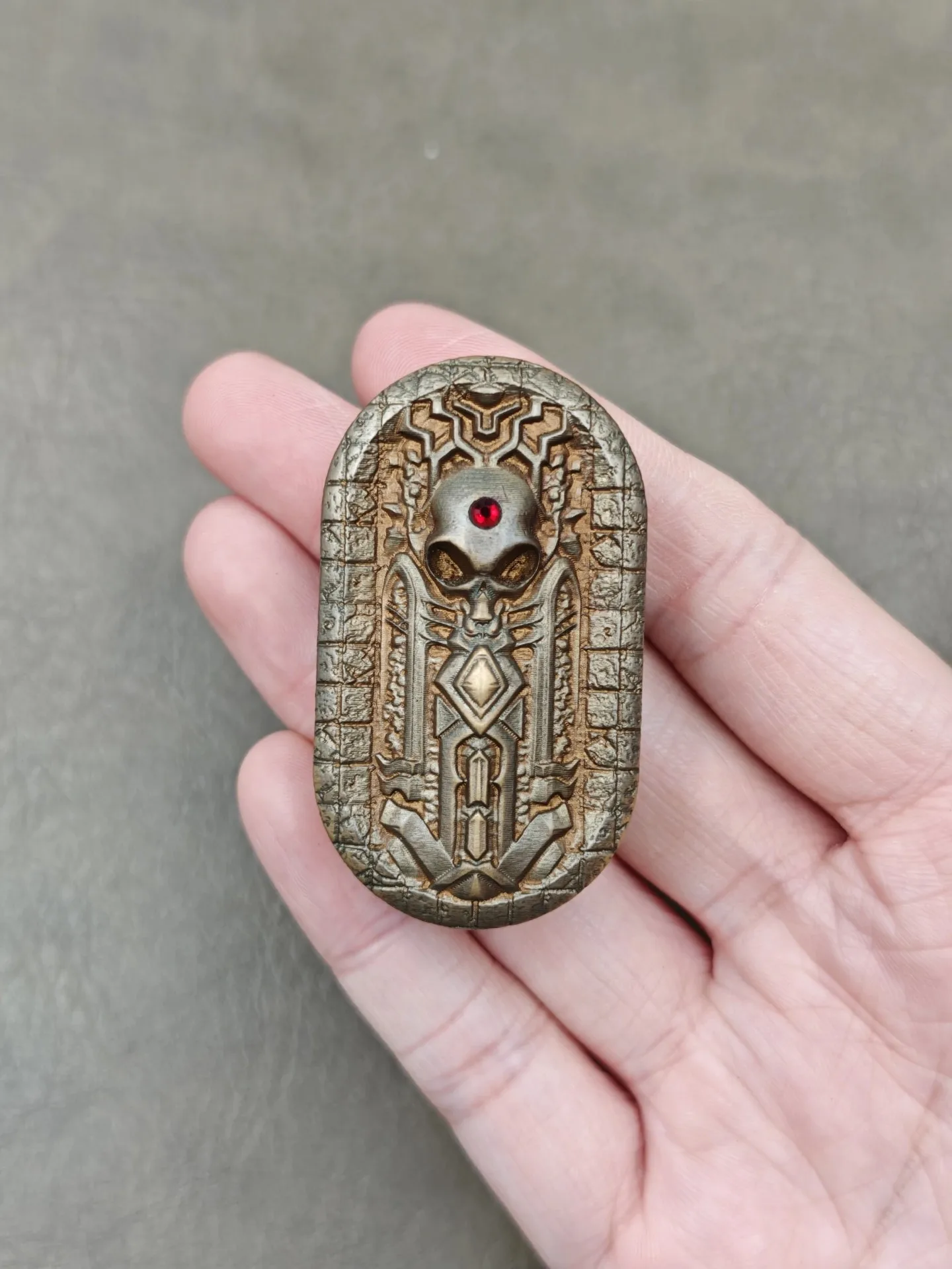 Used EDC even number, Fanzi Skull + Ruby version EDC decompression toy