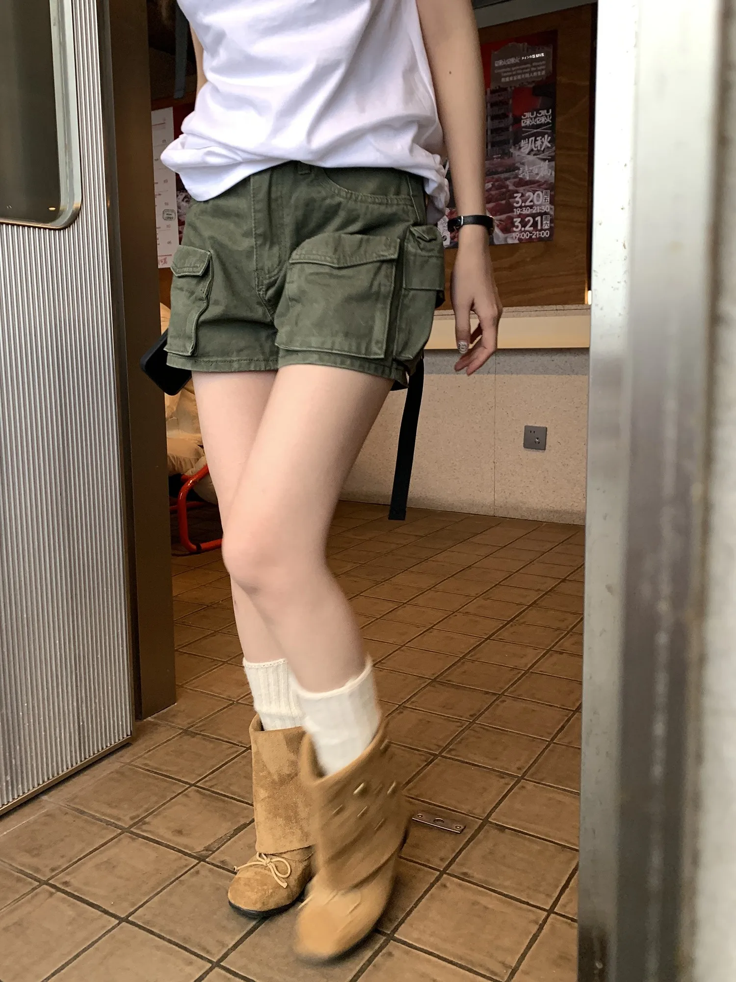 

Sweet Cool Workwear Denim Shorts with Big Pockets High Waist A-Line Hot Pants Slimming Leg Lengthening Spring Summer Ladies J...