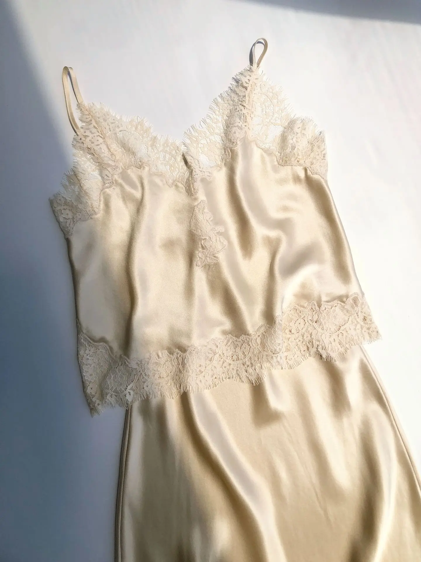 Ensemble Patchwork en dentelle de soie pour femmes, Camisole sans manches à col en v + short taille haute + jupe longue droite, costumes Sexy pour dames, 100%
