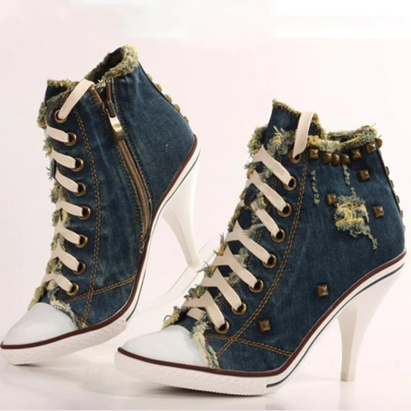 Sepatu Boots Wanita Model Cowboy Musim Semi dengan Rivet Logam, Denim Berumbai, Hak Tinggi, Tali Sepatu, dan Ritsleting Samping