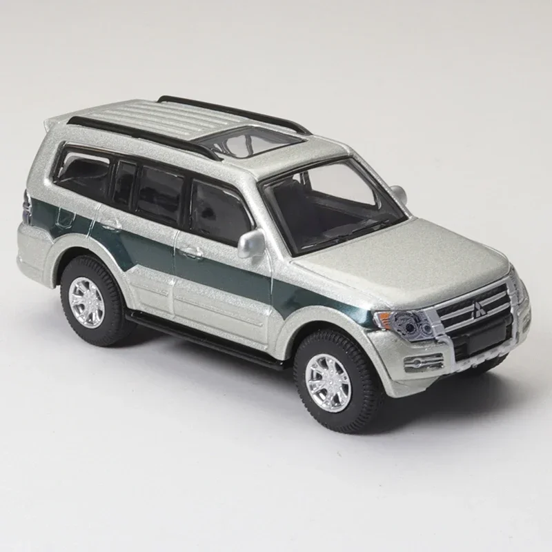 XCarToys 1/64 Mitsubishi Pojero Gen.4 Silver Green  Alloy Diecast Model Car Toy Collection Gift