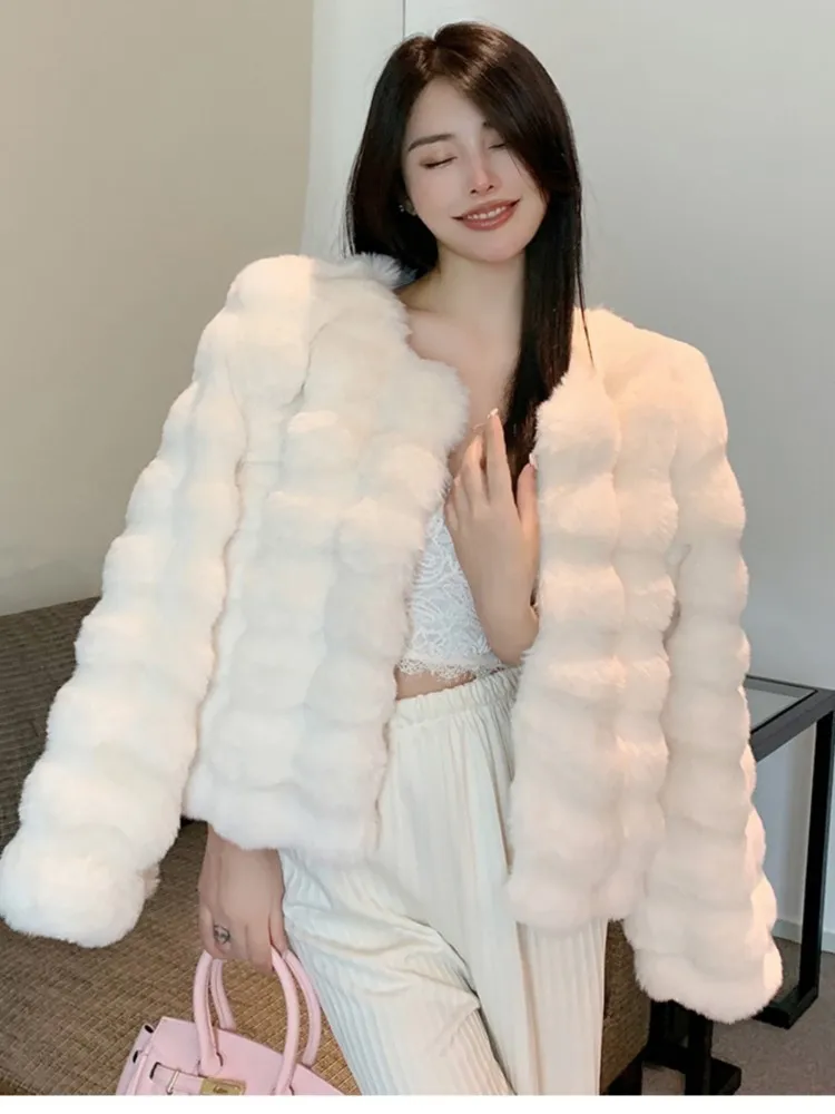 Fall and Winter New Women Tops Coats Elegant Faux Fur O-neck Long-sleeved Short Coat Korean Fashion Chic Business Jackets New