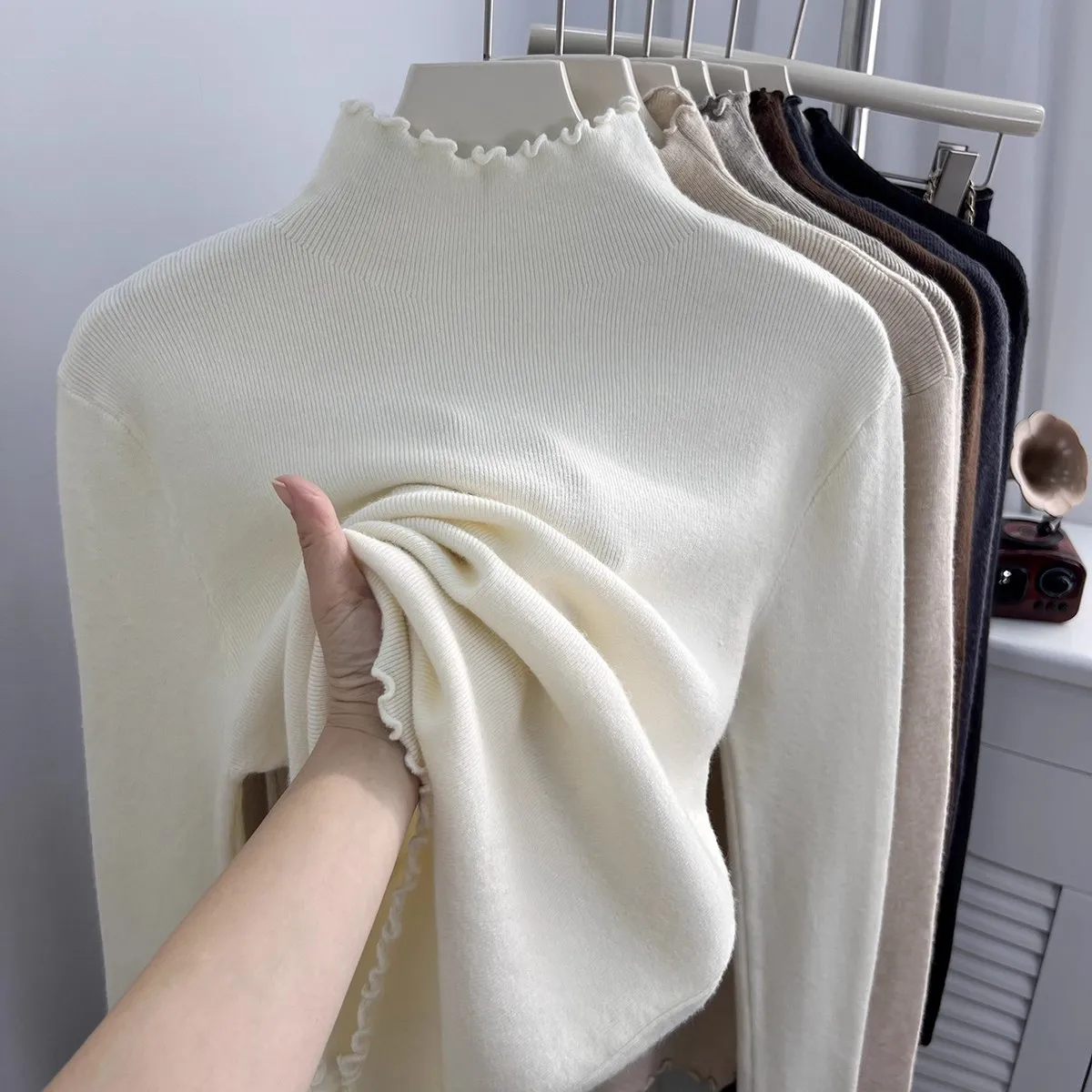 2026 Korean-style Solid Color Casual Soft Pullover Autumn Winter New Turtleneck Sweaters Women Slim Warm Ruched Knitted Jumpers