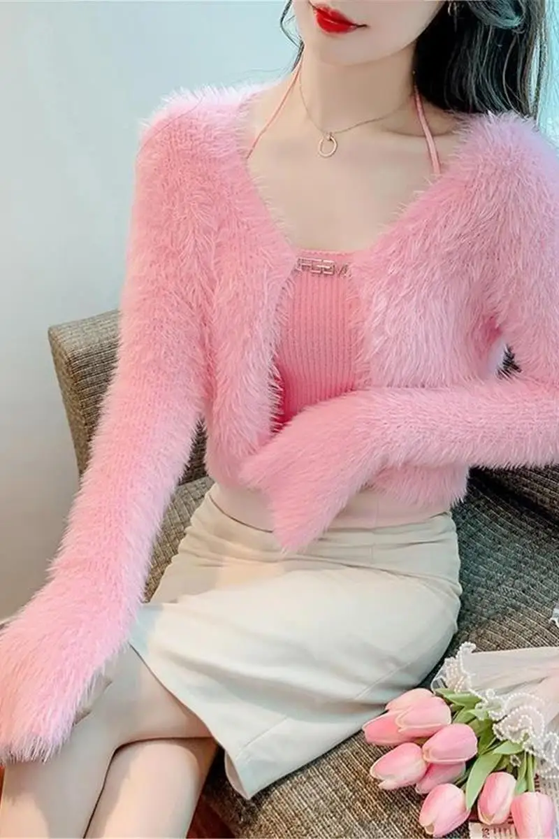 

​​Subtle Provocative Cropped Knit Set 2025 Earthy Glam Faux Fur Like Texture Vest Cardigan Coordinates Petite Friendly​​